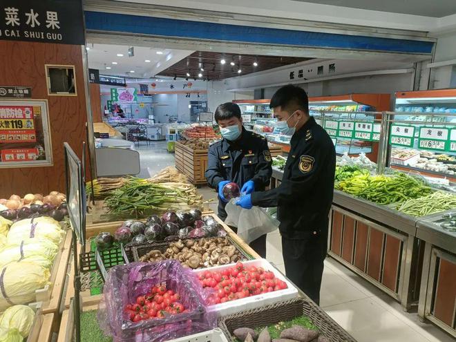 鄂托克旗市场监督管理局 开展食用农产品“治违禁 控药残 促提升”专项治理行动，筑牢食品安全防线
